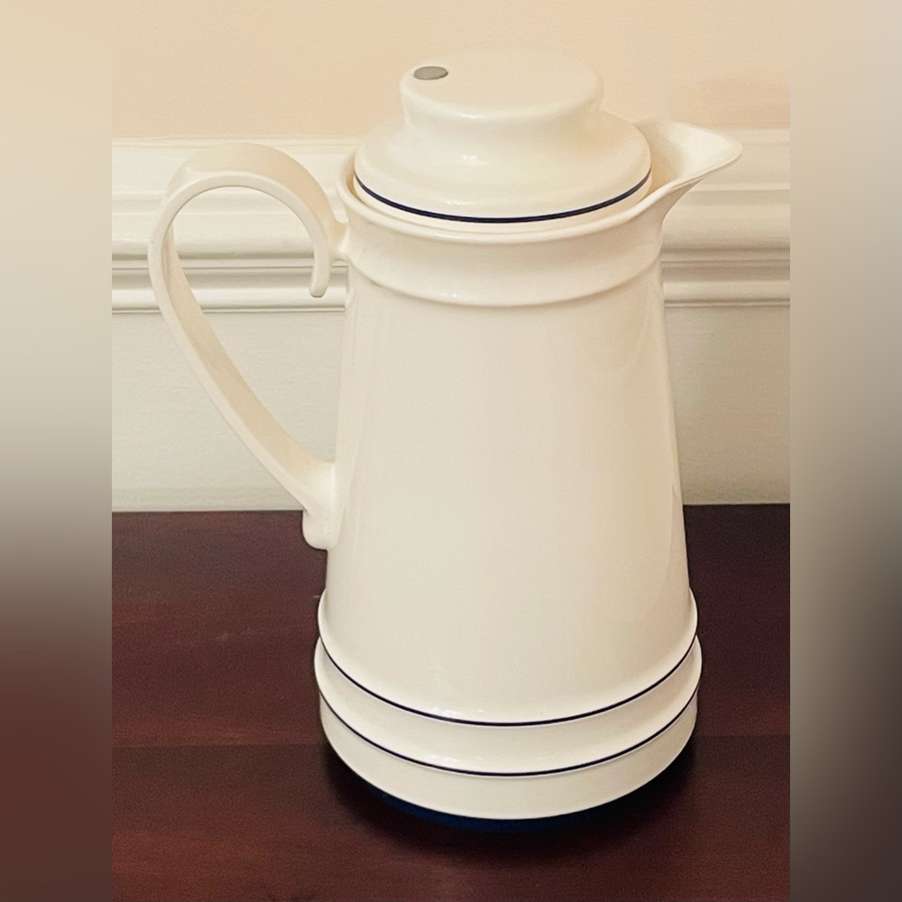 Like New Vintage Thermos No. 810 Sheree Off White Insulated 32oz Carafe Pitcher - Picture 4 of 12